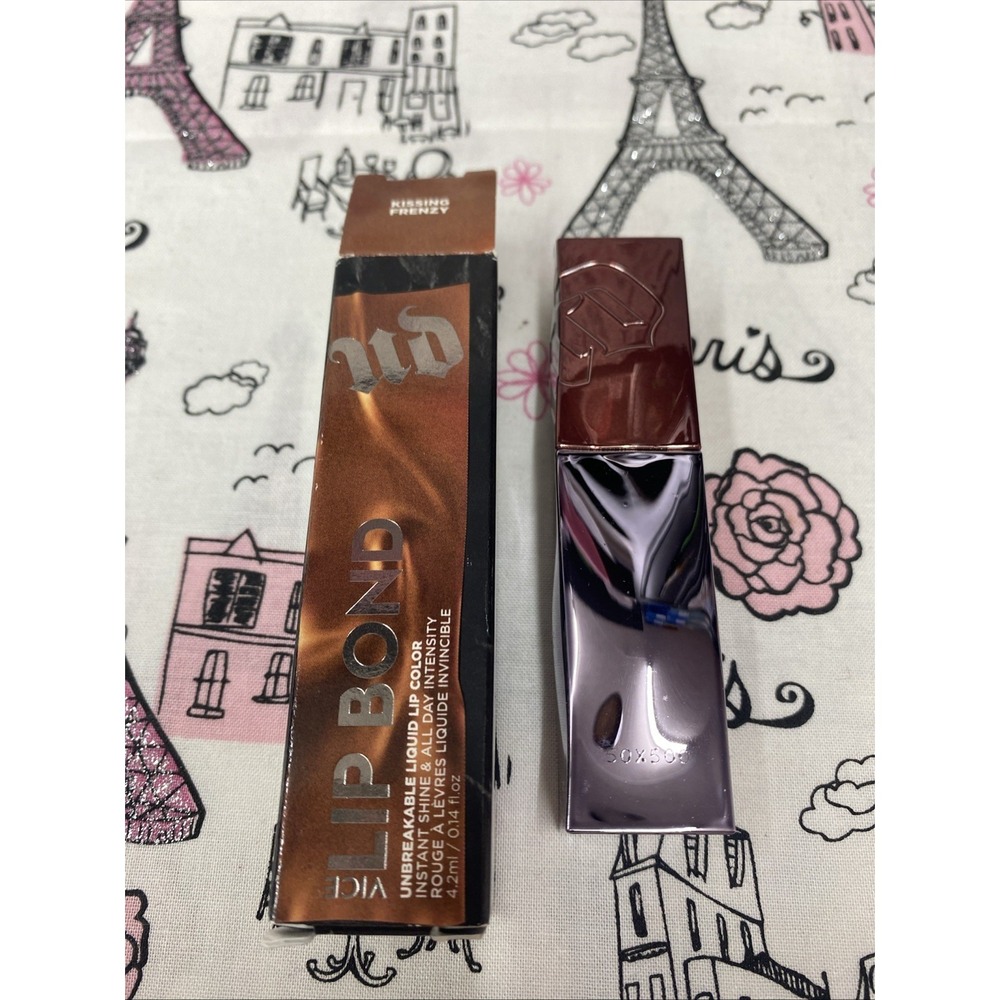 URBAN DECAY Lip Bond - Shade Kissing‎ Frenzy